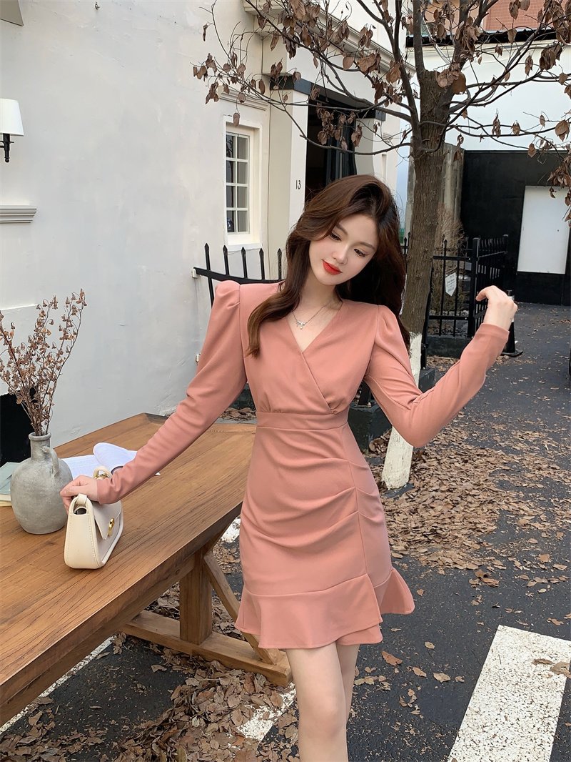 Elegant French V-Neck Long Sleeve Black Dress Women 2025 Spring New High-End Temperament Skirt Spring Clothing